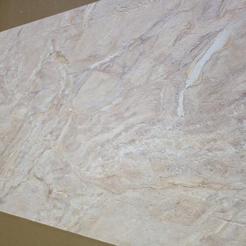 Lâmina de pedra flexível Amber Travertine no armazém de Loulé
