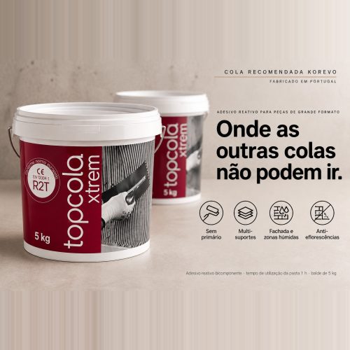 Dois baldes de Topcola Xtrem 5 kg, adesivo reativo R2T fabricado em Portugal — sem primário, multi-suportes, fachada e zonas húmidas, anti-eflorescências